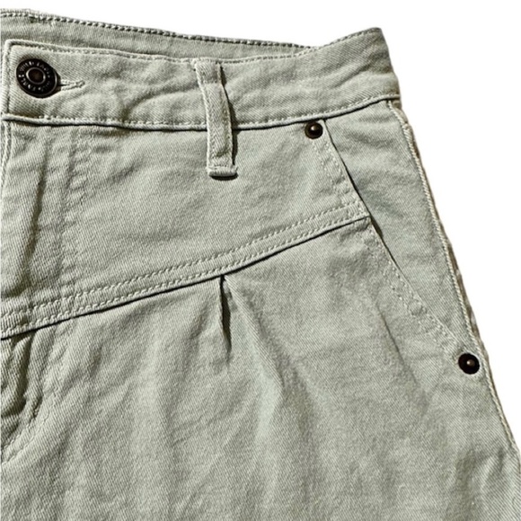 WILD FABLE High Rise Yoke Front 2” Inseam Olive Green Denim Shorts Army Womens 6 - Picture 4 of 16
